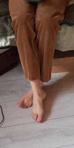 Home candid feet