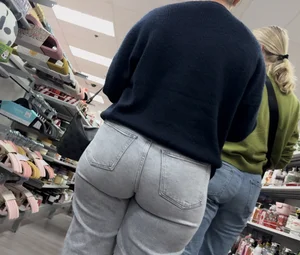Swedish Pawg with a quick bend (debatable bbw)