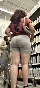 Nice buns in grey short‼️