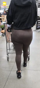 Milf (Gilf?) In skintight pants at Home Depot