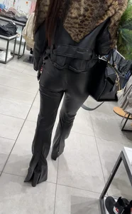 (OC) SQUAT GIFs Pretty MILF Christmas Tree In Leather Pants