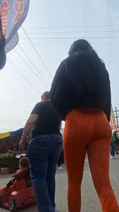 Slim latina perfect body in orange leggings [oc]