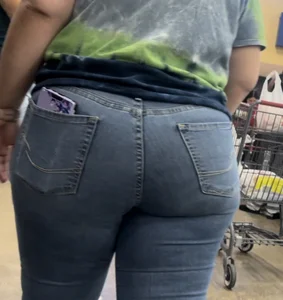 Thick PAWG had Some Booty Meat