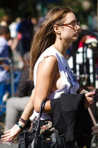 Skinny candid girl's sideboob creepshots
