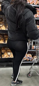 Nice ass w black on black see-thru VPL‼️