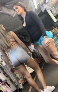 Two insane bubble butts (OC)