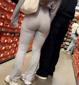 Nike store hotties (Black vs Gray)