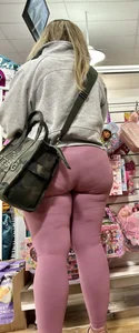 Blonde lady in pink leggings VPL‼️