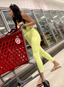 Fit Cutie in Tight Bright-Colored Leggings [OC]