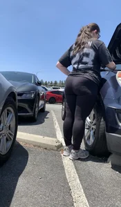 Chubby Hockey Geek, nice BUTT n THIGHS
