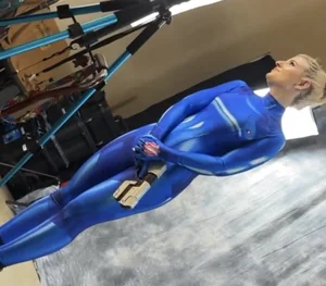 REALLY TIGHT blonde babe in samus cosplay!