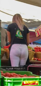 Mexicana con jeans ajustados