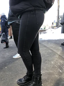Nice Candid Booty in Tight Black Jeans on the Crosswalk - Winter Street Creepshot