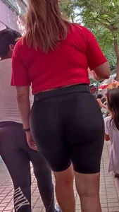 Booty Milf in Shiny Black Spandex