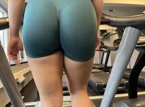 Triple catch: jiggly gym asses on treadmills