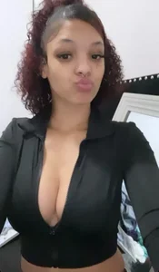 Cleavage selfie
