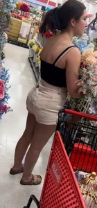 2 brunettes in shorts