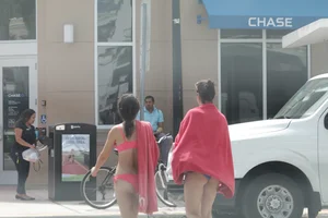 Florida beach and bikini girls