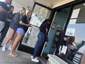 Waiting for bagels  (oc)