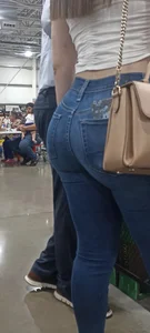 Tight jeans with a small waist with a perfect ass 10/10 [OC]