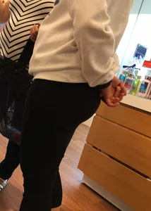 Thick blonde shopping in leggings with a nice booty