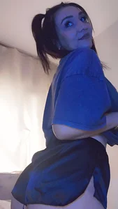 Nice Girl Showing Off Her Booty in Shorts Home Selfie