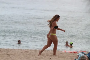 Florida beach and bikini girls