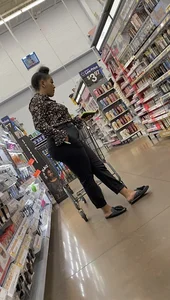 Sexy Juicy Big Bubble Butt Lightskinned Ebony Milf Dressed Classy😮‍💨