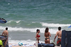 Sexy Florida beach bikini girls