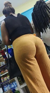 Sweet ass vpl in some soft pants