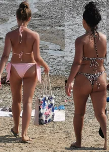 Candid beach and bikini pics