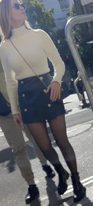 Female candid legs in pantyhose on the street creepshots