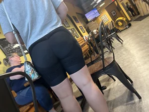 Insanely huge pawg (oc)