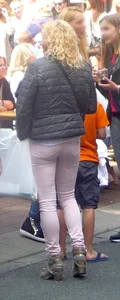 Milfs in jeans on the street creepshots