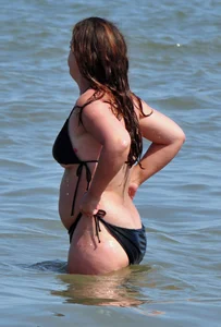 Thick Cape Town beach girl in tiny bikini