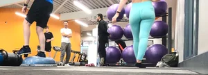 Gym blonde in turquoise leggings notices me and doesn’t mind, even moves in front of me later for some close-ups