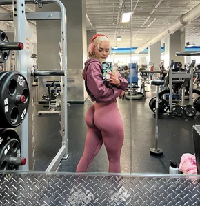 Selfies and creeps in tights and yoga pants