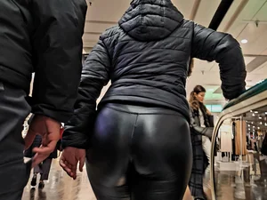 Shiny leather leggings scalator show