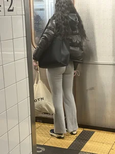 OC Nice Butt In Grey Sweats Subway Platform