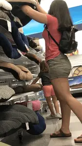 Thicc art lover Milf in shorts