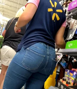 Walmart worker with thick ass (NOT-OC) credit TA candids