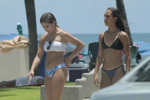 Florida beach and bikini girls