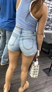 Such a wide and thick ass