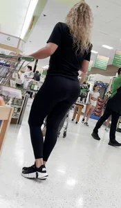 Nice fit latina milf with petite booty (oc)
