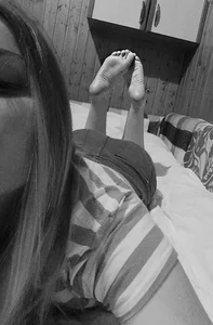 Teen girls and their feet