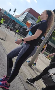 Sporty babe with a nice ass