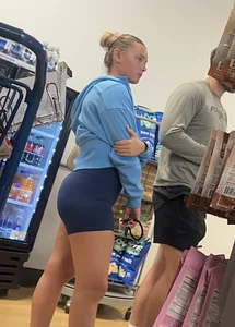 Thick blonde pawg in blue spandex shorts
