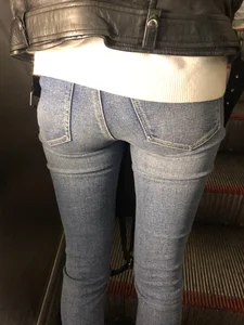 Skinny Candid Booty And Legs in Tight Blue Jeans - Creepshots on a Subway Escalator