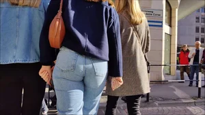 Sibling rivalry on who has the best looking booty