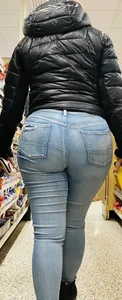 Chic w huge rounder in tight jeans‼️